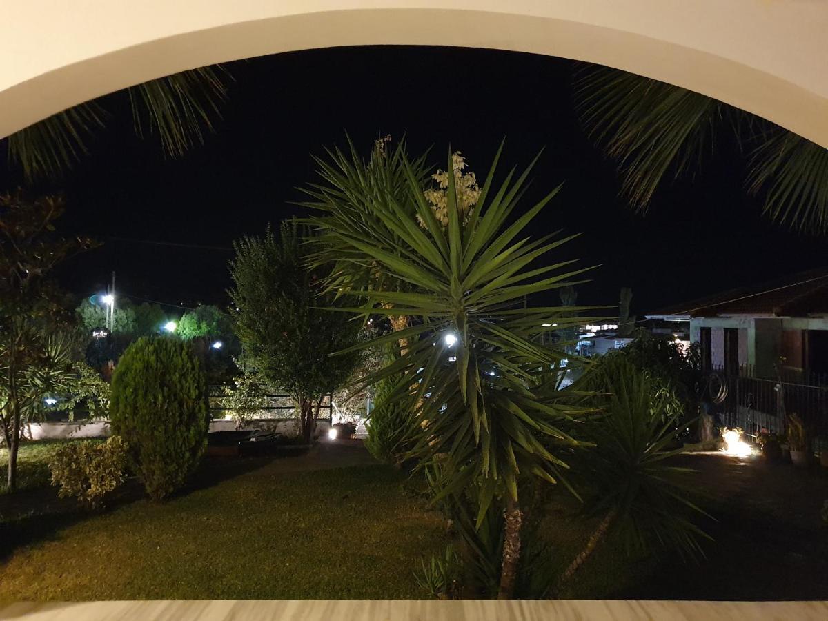 Hotel Pefko Neos Marmaras Bagian luar foto