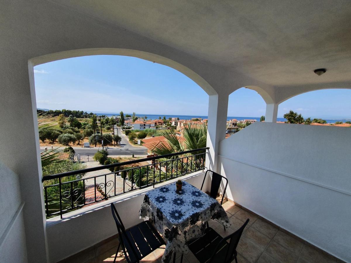 Hotel Pefko Neos Marmaras Bagian luar foto