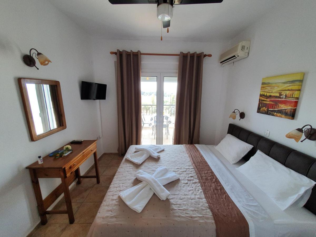 Hotel Pefko Neos Marmaras Bagian luar foto
